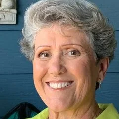 Holly Larsen