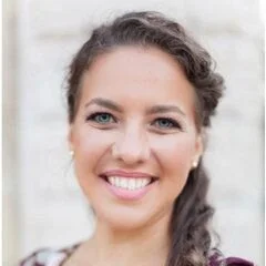 Leah Bostelaar