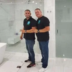 Elso Shower Doors & Tub