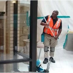 L & R'S Window Cleaning.