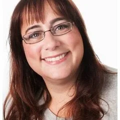 Andrea Press Of 3 Day Blinds